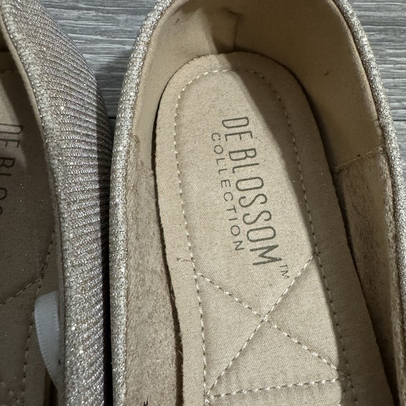 De Blossom Collection Gold Glitter Ballet Flats Shoes Size 8 Women Party - Picture 3 of 11